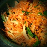 Кореискии салат из капусты и моркови.